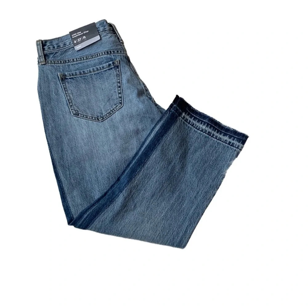NWT Mossimo Mid-Rise Boyfriend Crop Jeans Size 4